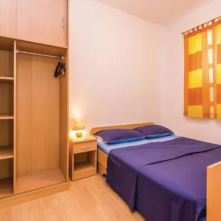 Appartamento Four Bedroom In Privlaka *