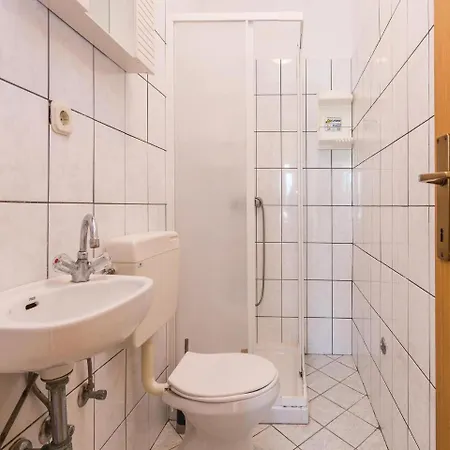 Four Bedroom In Privlaka *