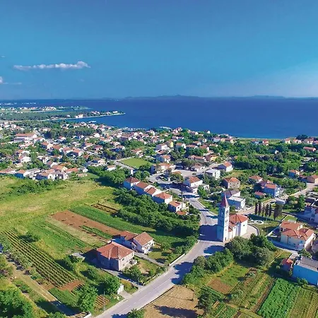 Four Bedroom In Privlaka Appartamento *