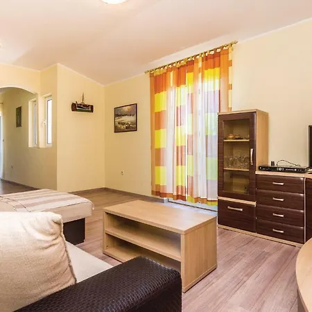 Four Bedroom In Privlaka * Privlaka (Zadar)