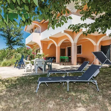 Four Bedroom In Privlaka Appartamento Privlaka (Zadar)