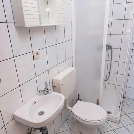 Appartamento Four Bedroom In Privlaka *
